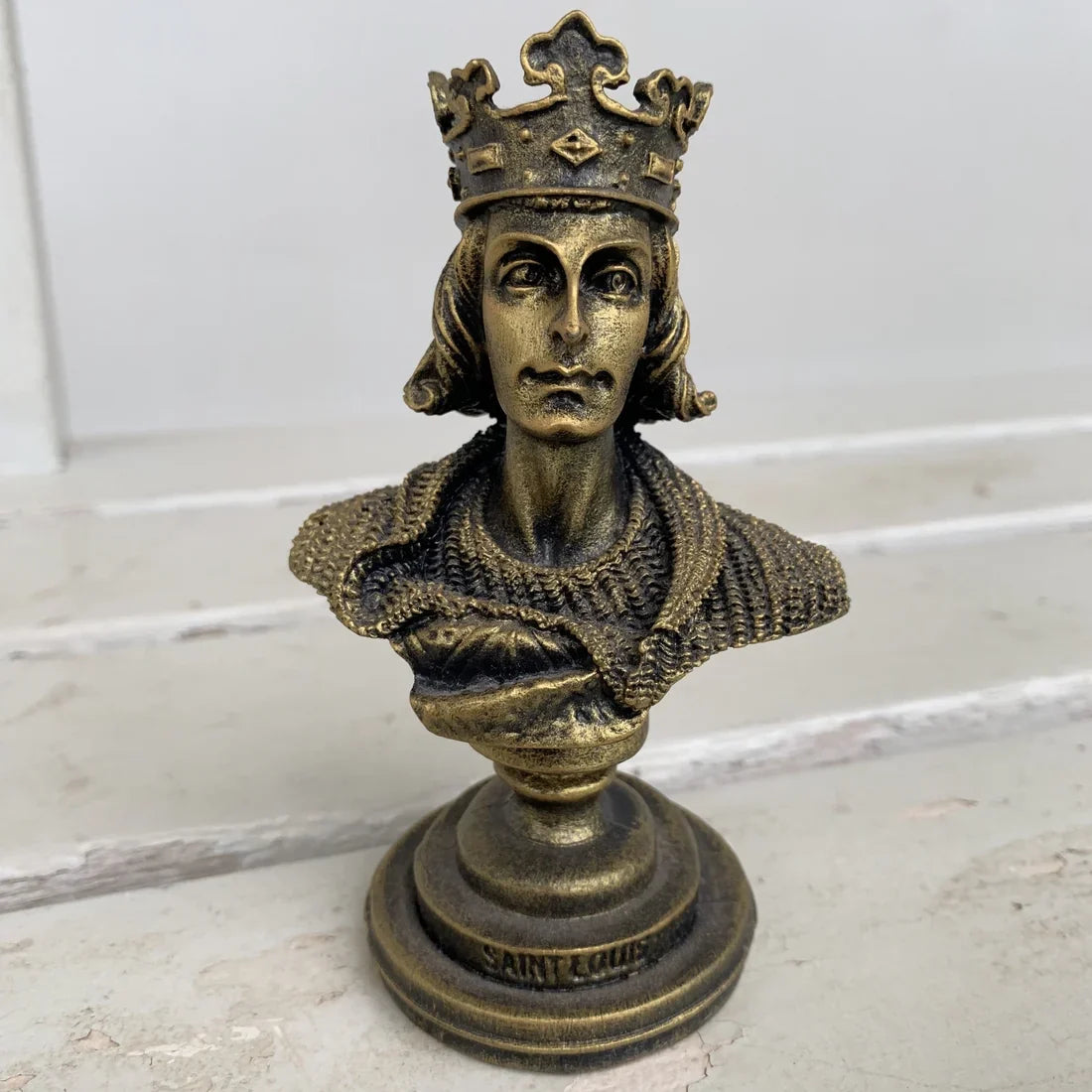 Busto de São Luís em resina